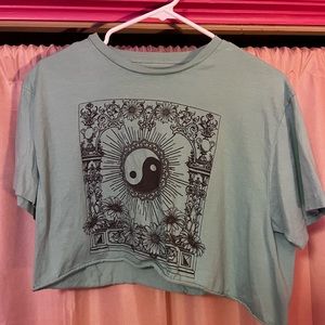 Short crop top